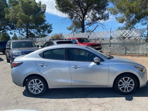 Used 2018 Toyota Yaris iA image 4