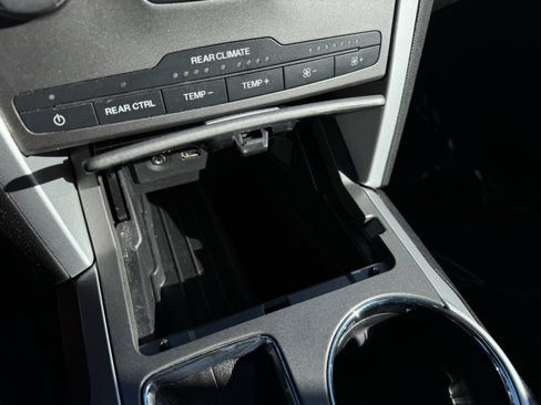 Used 2014 Ford Explorer XLT image 10