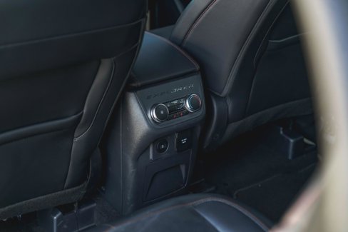 Used 2025 Ford Explorer ST image 19