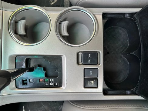 Used 2013 Toyota Highlander SE image 21