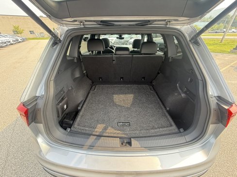 Used 2022 Volkswagen Tiguan SE R-Line image 22