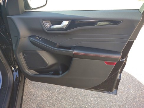 New 2025 Ford Escape ST-Line w/ Tech Pack #1 image 38
