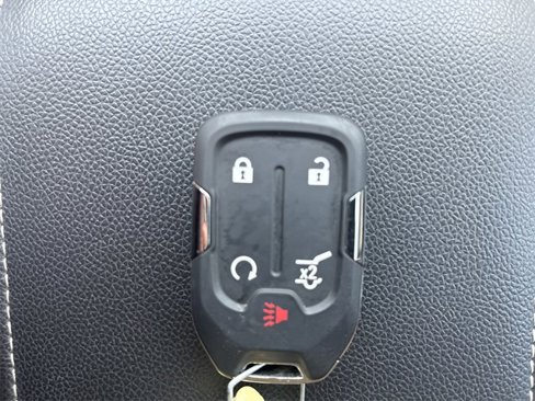 Used 2023 GMC Acadia SLE w/ Driver Convenience Package image 32