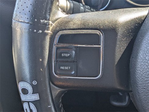 Used 2015 Jeep Wrangler Unlimited Sahara image 23