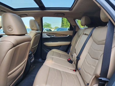 Used 2021 Cadillac XT5 Premium Luxury w/ Platinum Package image 8