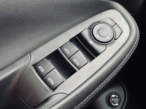 Used 2022 Buick Encore GX Select w/ Sport Touring Package image 18