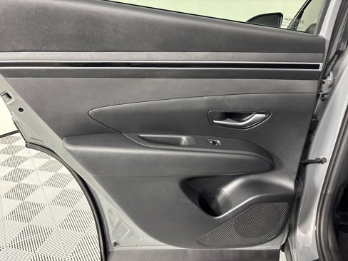 Used 2024 Hyundai Tucson SE image 25