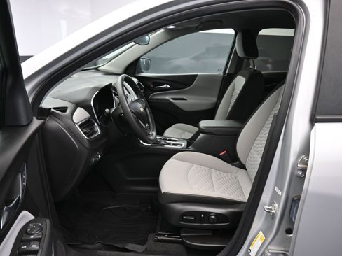 Used 2020 Chevrolet Equinox LS w/ LS Convenience Package image 11