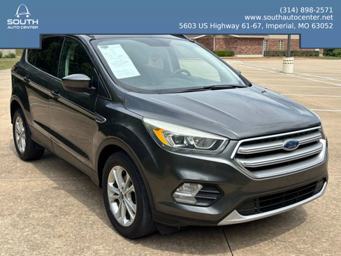 Used 2017 Ford Escape SE w/ Equipment Group 201A image 3