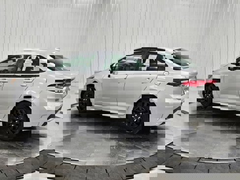 Used 2020 Toyota Corolla LE image 25