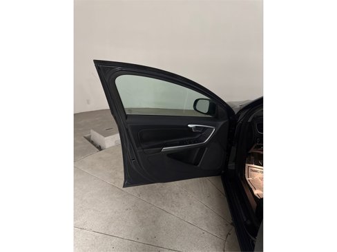 Used 2015 Volvo S60 T5 Premier image 9