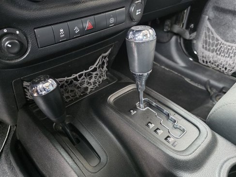 Used 2012 Jeep Wrangler Unlimited Sahara image 19