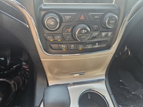 Used 2017 Jeep Grand Cherokee Limited w/ Luxury Group II image 23