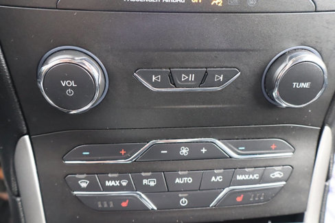 Used 2020 Ford Edge SEL w/ Convenience Package image 18