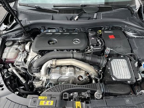 Used 2025 Mercedes-Benz GLA 250 4MATIC image 13