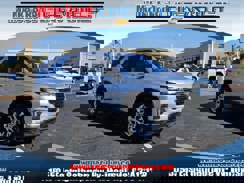 Used 2022 Chevrolet Traverse LS image 1