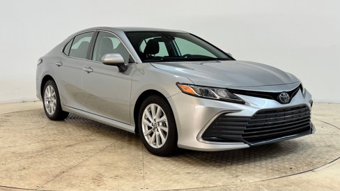 Used 2023 Toyota Camry LE image 7