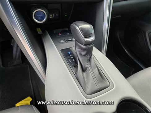 Used 2022 Toyota Venza LE image 27