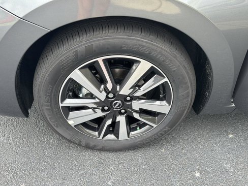 New 2025 Nissan Versa S image 30