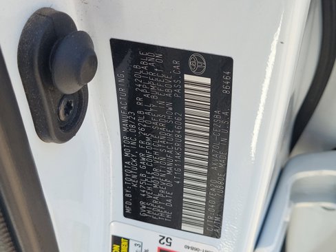 Used 2024 Toyota Camry SE image 31