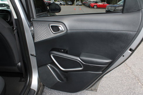 Used 2022 Kia Soul LX image 14