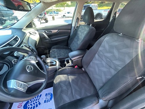 Used 2015 Nissan Rogue SV w/ SV Premium Package image 10