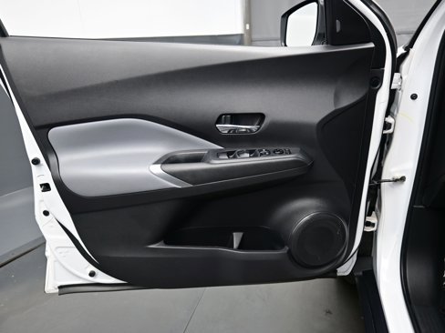 Used 2023 Nissan Kicks SR image 10