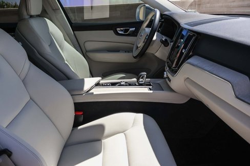 Used 2023 Volvo XC60 B5 Plus w/ Climate Package image 12
