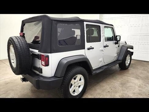 Used 2012 Jeep Wrangler Unlimited Sport image 7