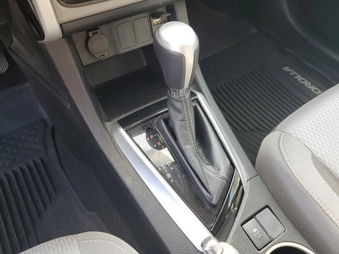 Used 2019 Toyota Corolla LE image 25