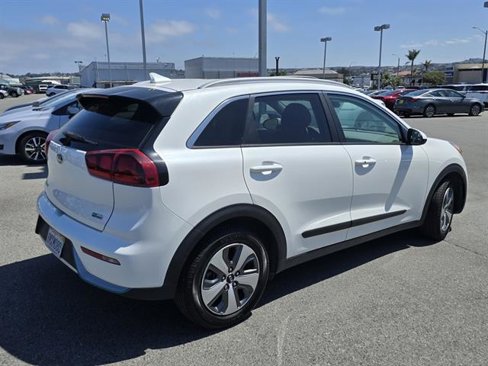 Used 2019 Kia Niro LX image 2
