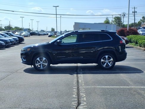 Used 2021 Jeep Cherokee Limited image 3