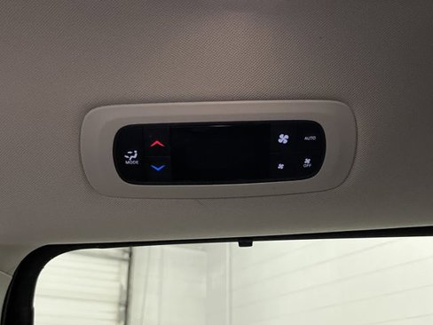 Certified 2019 Chrysler Pacifica Touring Plus w/ Cold Weather Group image 34