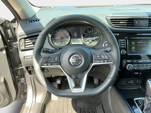 Used 2018 Nissan Rogue SL image 12