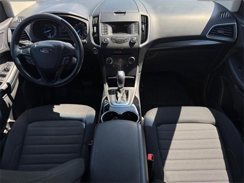 Used 2017 Ford Edge SE image 8