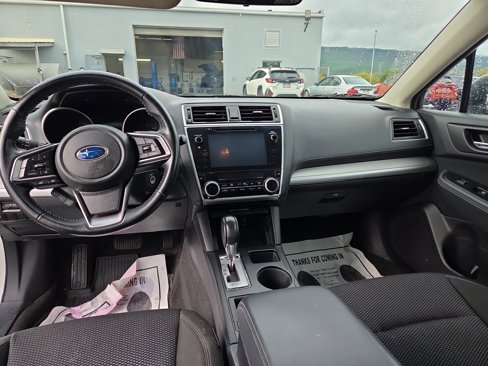 Used 2018 Subaru Outback 2.5i Premium image 14