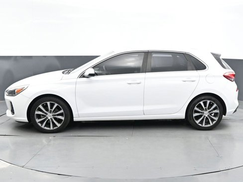 Used 2018 Hyundai Elantra GT image 4