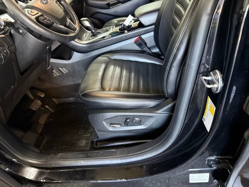 Used 2018 Ford Edge SEL w/ Equipment Group 201A image 30
