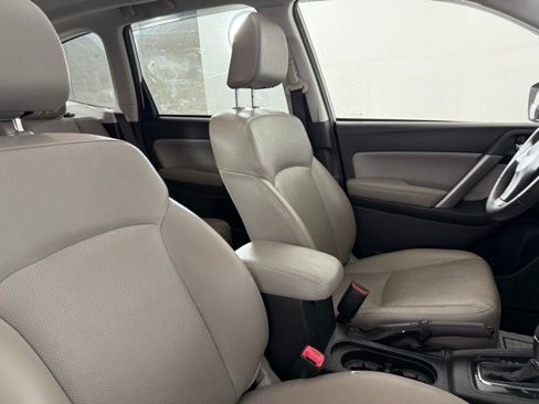 Used 2015 Subaru Forester 2.5i Touring w/ Eyesight & Navigation System image 32