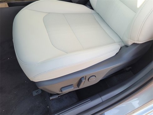 New 2025 Hyundai Elantra SEL image 12