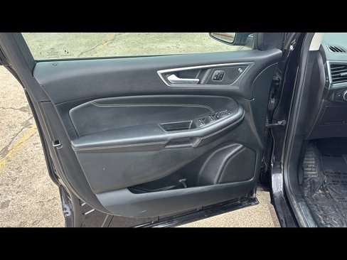 Used 2022 Ford Edge Titanium image 7