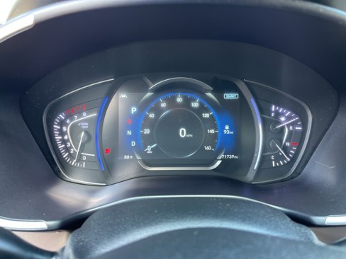 Used 2020 Hyundai Santa Fe SEL w/ Convenience Package image 9