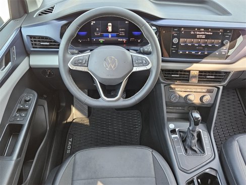 Used 2022 Volkswagen Taos SE w/ IQ.Drive SE Package image 7