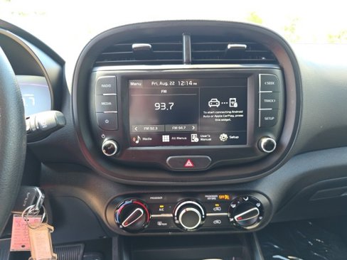 Used 2025 Kia Soul LX w/ LX Technology Package image 16
