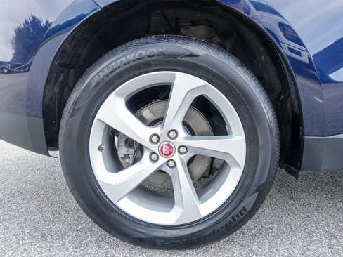 Used 2018 Jaguar F-PACE Premium image 27