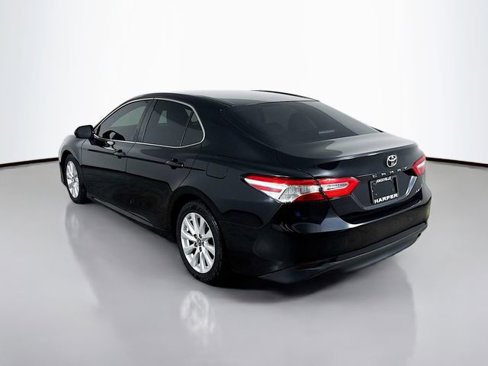 Used 2018 Toyota Camry L image 9