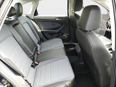 Certified 2025 Volkswagen Jetta SE image 22