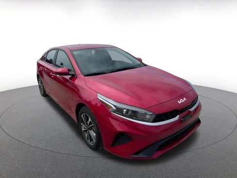 Used 2024 Kia Forte LXS image 2
