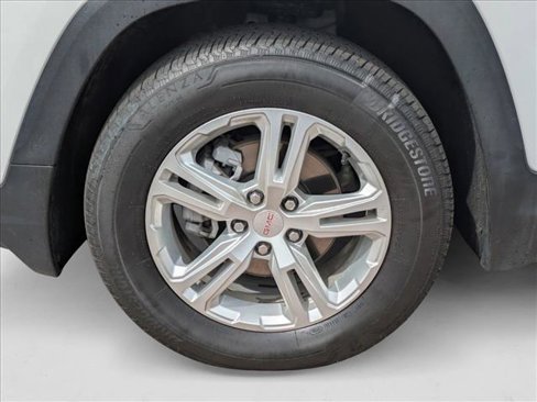 Used 2024 GMC Terrain SLE image 10