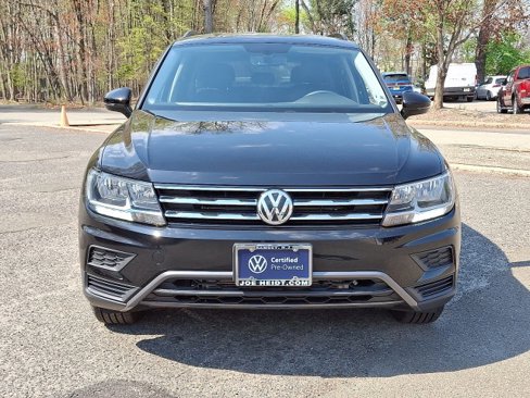 Certified 2021 Volkswagen Tiguan SE image 3